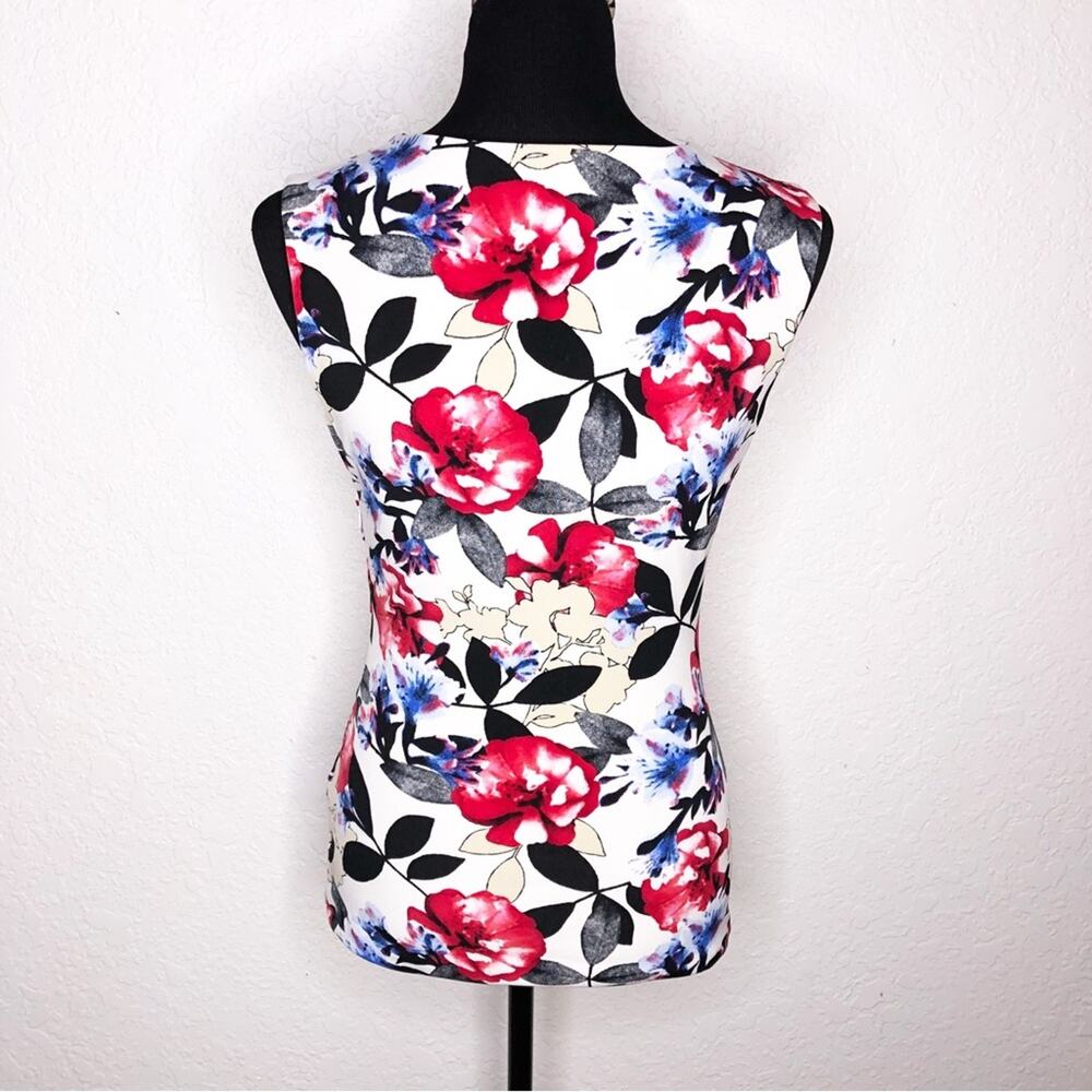 WHBM white blue red floral sleeveless tiered top size Small - Picture 14 of 14